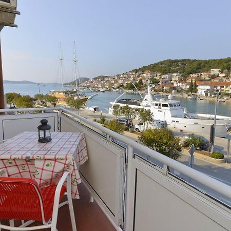 Apartments Ive - With Sea View Тисно Екстер'єр фото