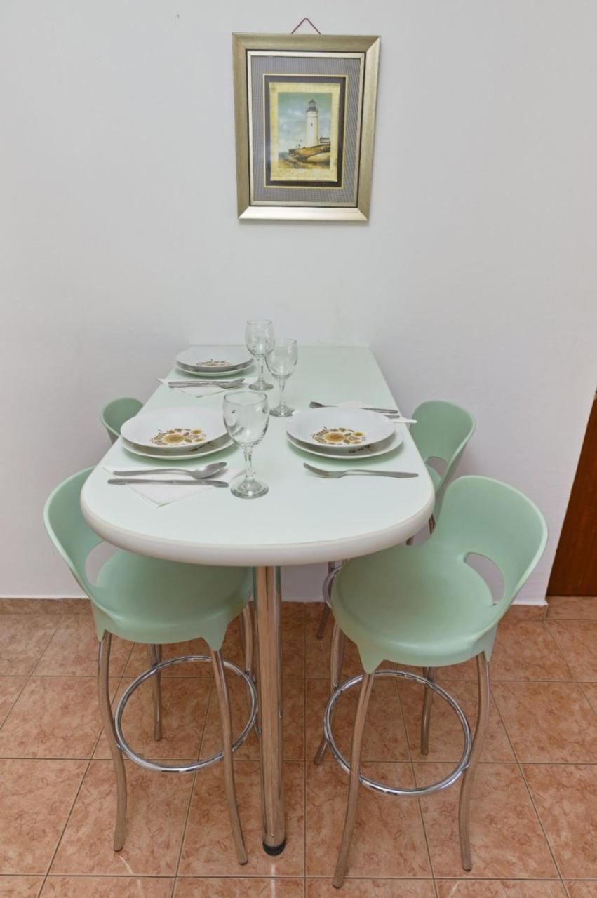 Apartments Ive - With Sea View Тисно Екстер'єр фото